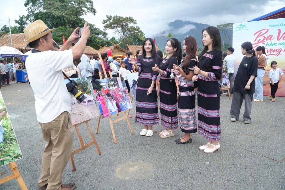 Ba Vì đưa nông sản vùng cao vào chợ phiên, kết nối với du lịch - ảnh 3