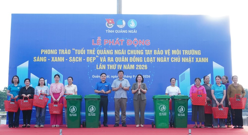 “Áo xanh” Quảng Ngãi chung tay làm sạch môi trường - ảnh 3