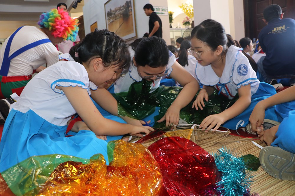 Để Trung thu truyền thống đến gần hơn với học sinh - ảnh 3