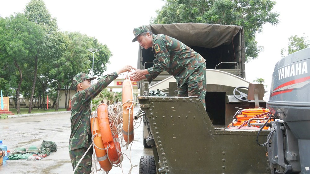 Quảng Ngãi tăng cường kĩ năng cứu nạn trong mùa mưa lũ - ảnh 2