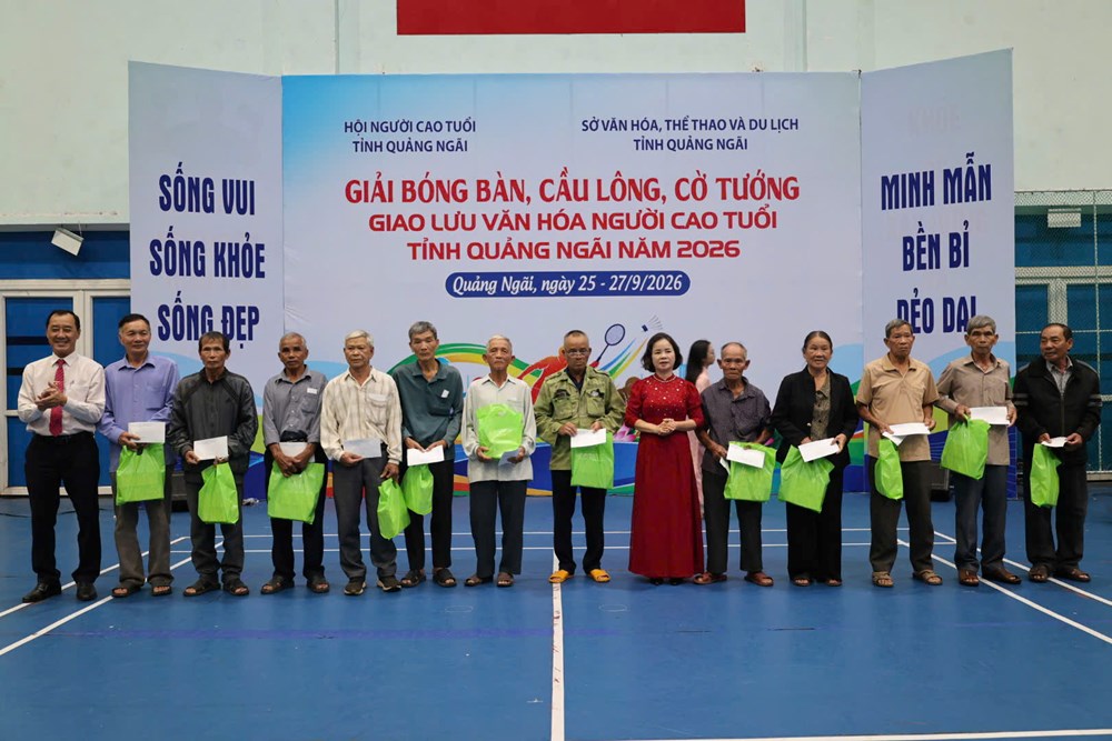 Sôi nổi sân chơi thể thao của người cao tuổi Quảng Ngãi - ảnh 6