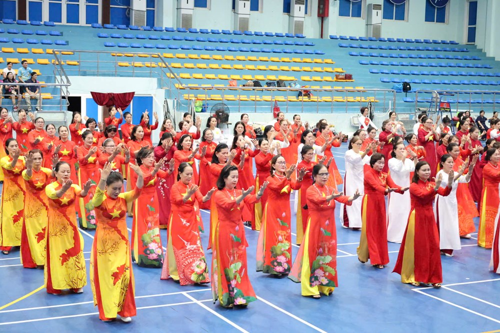 Sôi nổi sân chơi thể thao của người cao tuổi Quảng Ngãi - ảnh 3