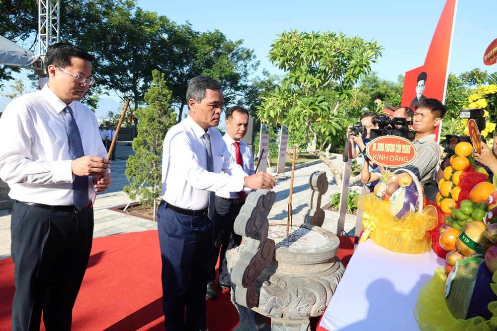 Quảng Ngãi dâng hương kỉ niệm 150 năm Ngày sinh cụ Huỳnh Thúc Kháng - ảnh 4