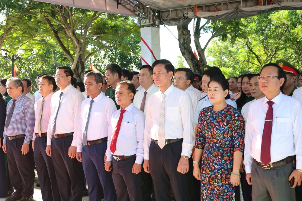 Quảng Ngãi dâng hương kỉ niệm 150 năm Ngày sinh cụ Huỳnh Thúc Kháng - ảnh 1