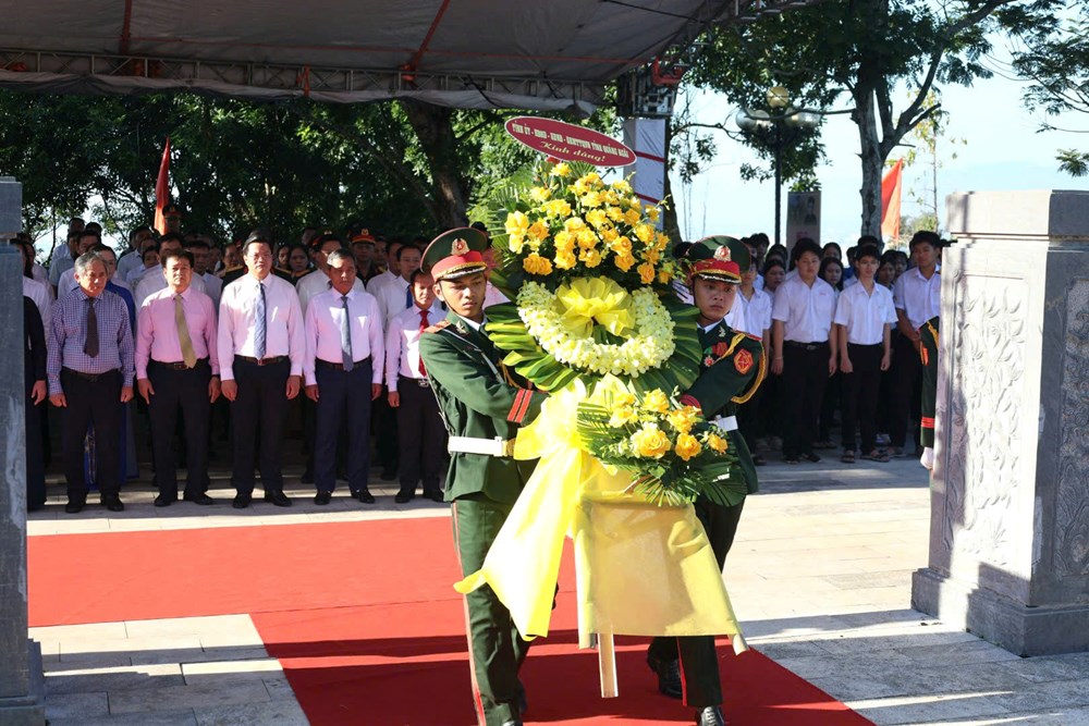 Quảng Ngãi dâng hương kỉ niệm 150 năm Ngày sinh cụ Huỳnh Thúc Kháng - ảnh 3