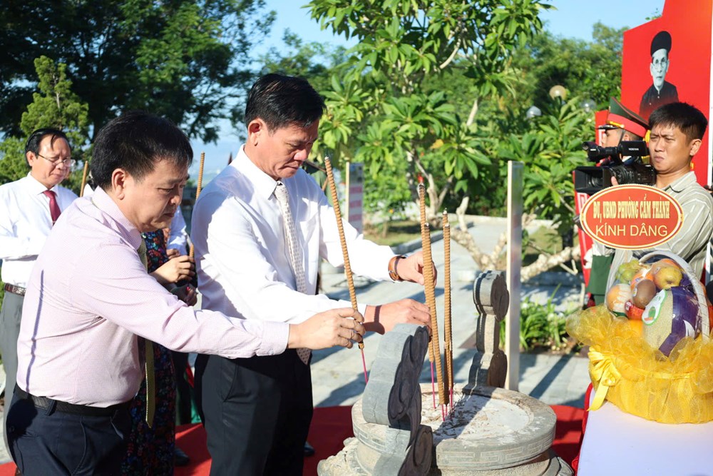 Quảng Ngãi dâng hương kỉ niệm 150 năm Ngày sinh cụ Huỳnh Thúc Kháng - ảnh 5