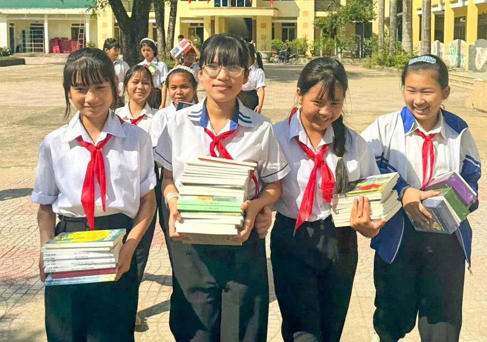 BSR trao tặng “Không gian đọc sách và học tập số” cho học sinh vùng cao - ảnh 3