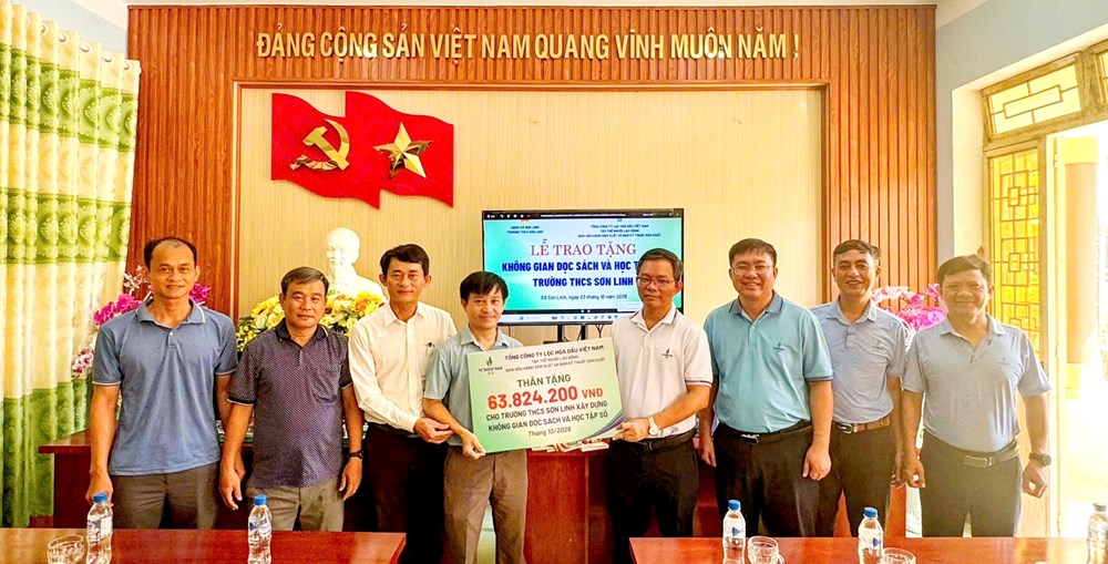 BSR trao tặng “Không gian đọc sách và học tập số” cho học sinh vùng cao - ảnh 1