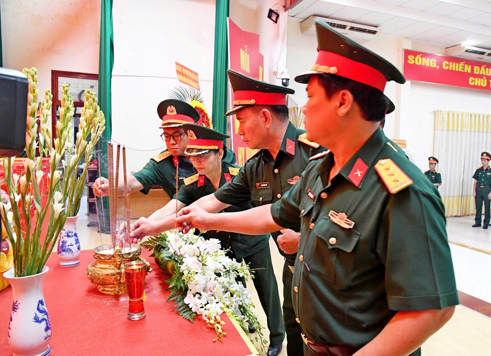Quảng Ngãi bàn giao 2.219 mẫu sinh phẩm hài cốt liệt sĩ phục vụ giám định ADN - ảnh 1