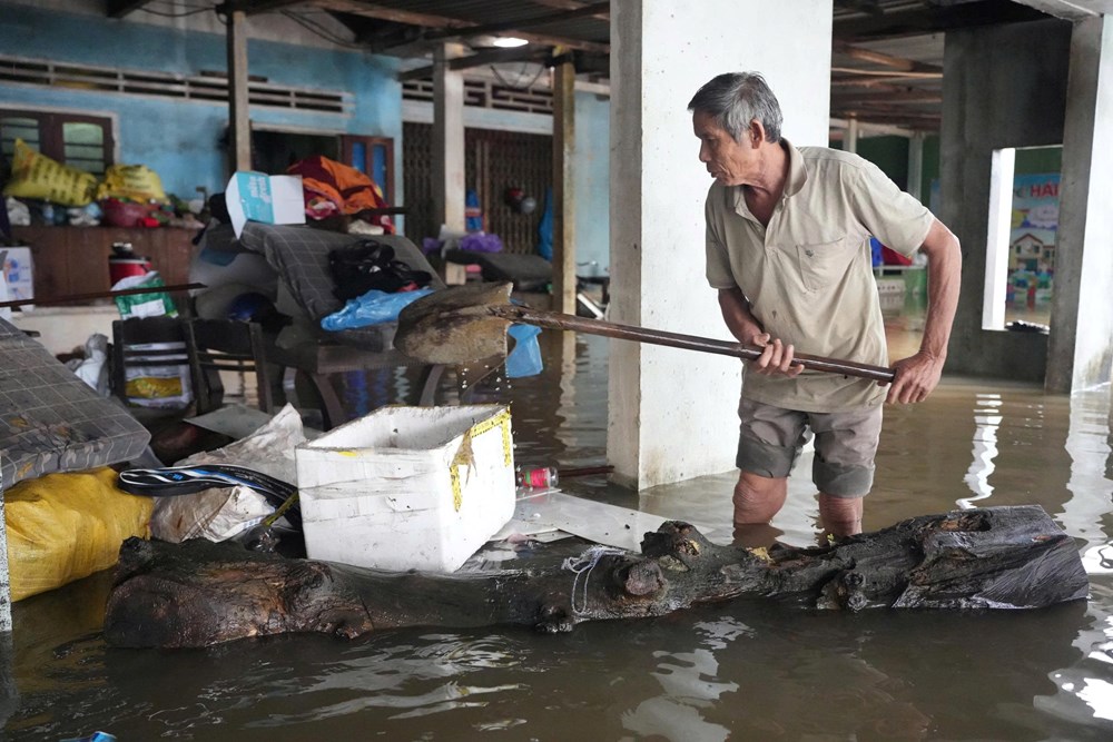 Mưa lớn gây ngập nhiều khu dân cư ở Quảng Ngãi - ảnh 4