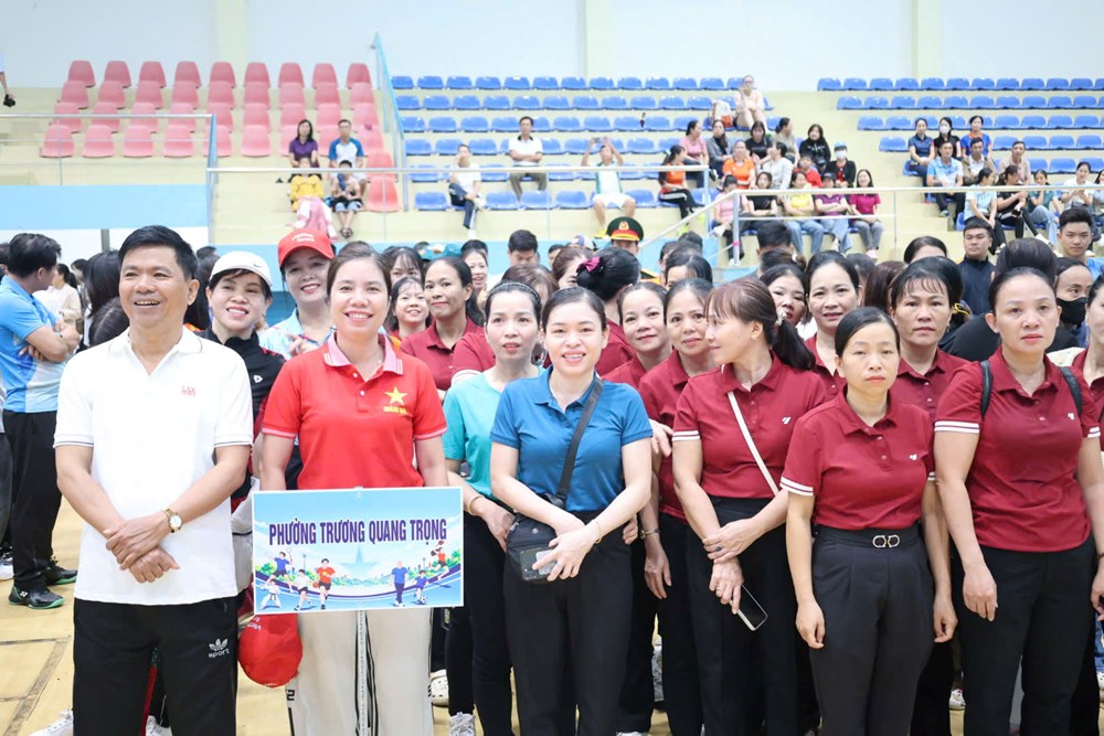 Hơn 2.000 người ở Quảng Ngãi hưởng ứng phong trào rèn luyện thể thao - ảnh 1