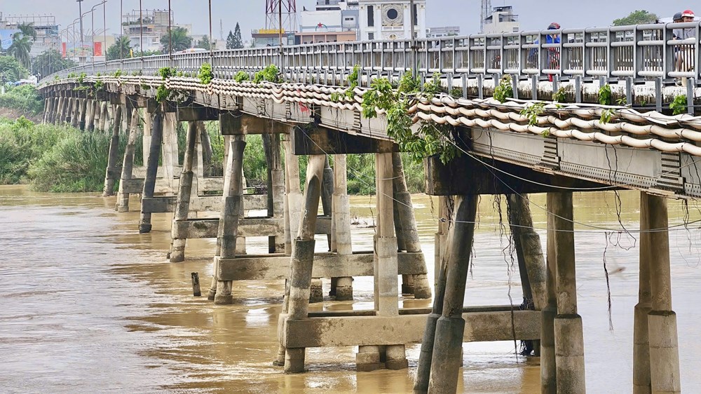 Cầu Trà Khúc 1 chính thức đóng sau hơn 60 năm gắn bó với người dân Quảng Ngãi - ảnh 3