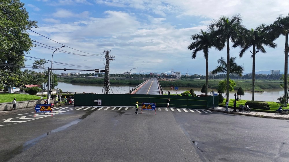 Cầu Trà Khúc 1 chính thức đóng sau hơn 60 năm gắn bó với người dân Quảng Ngãi - ảnh 2