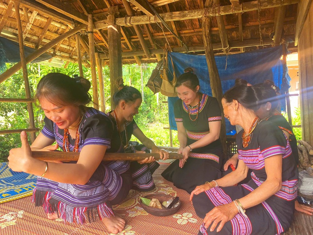 Giữ mạch nguồn dân ca Hrê - ảnh 2