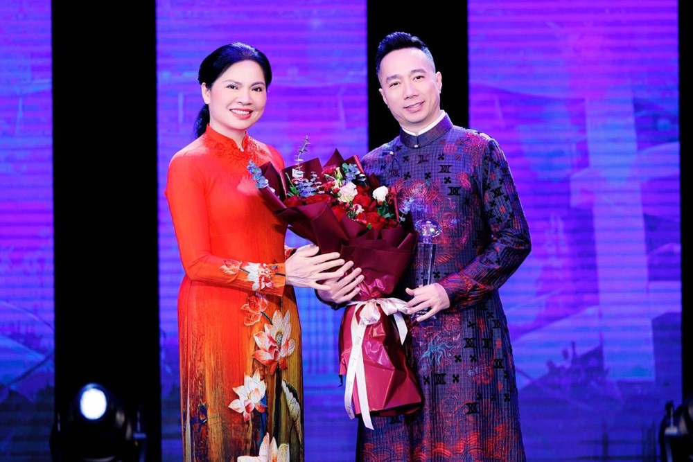 SVF Academy thắp sáng ước mơ trở thành NTK áo dài của giáo viên, sinh viên - ảnh 2
