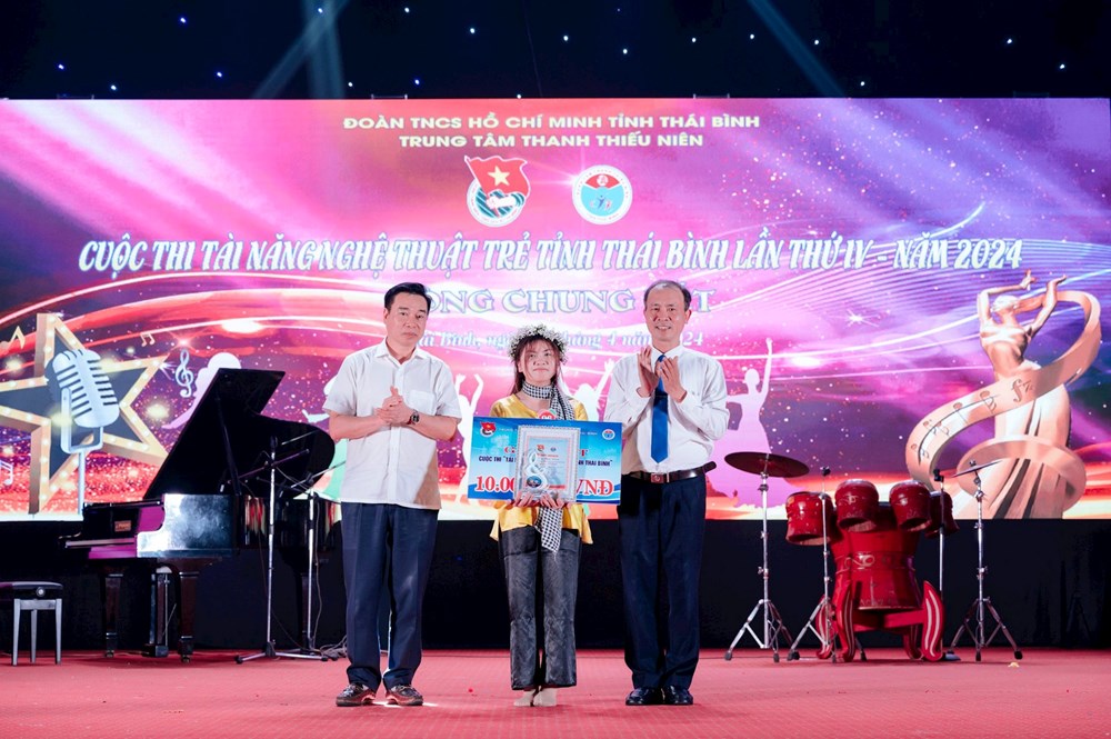 Chắp cánh ước mơ cho những tài năng nghệ thuật - ảnh 1