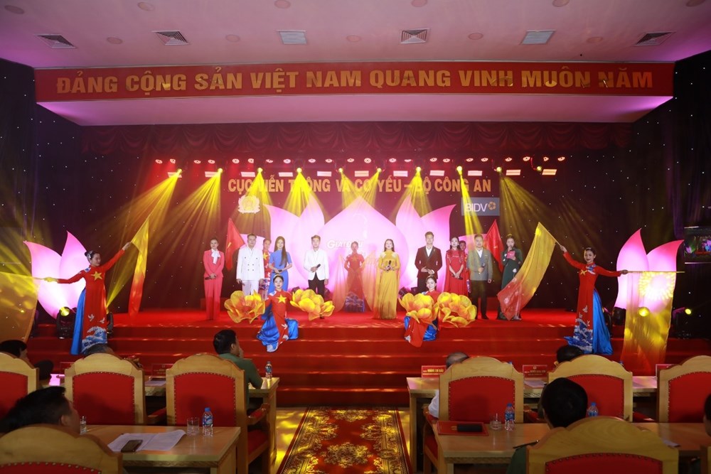 Xúc động, tự hào với “Giai điệu tháng 5” - ảnh 3
