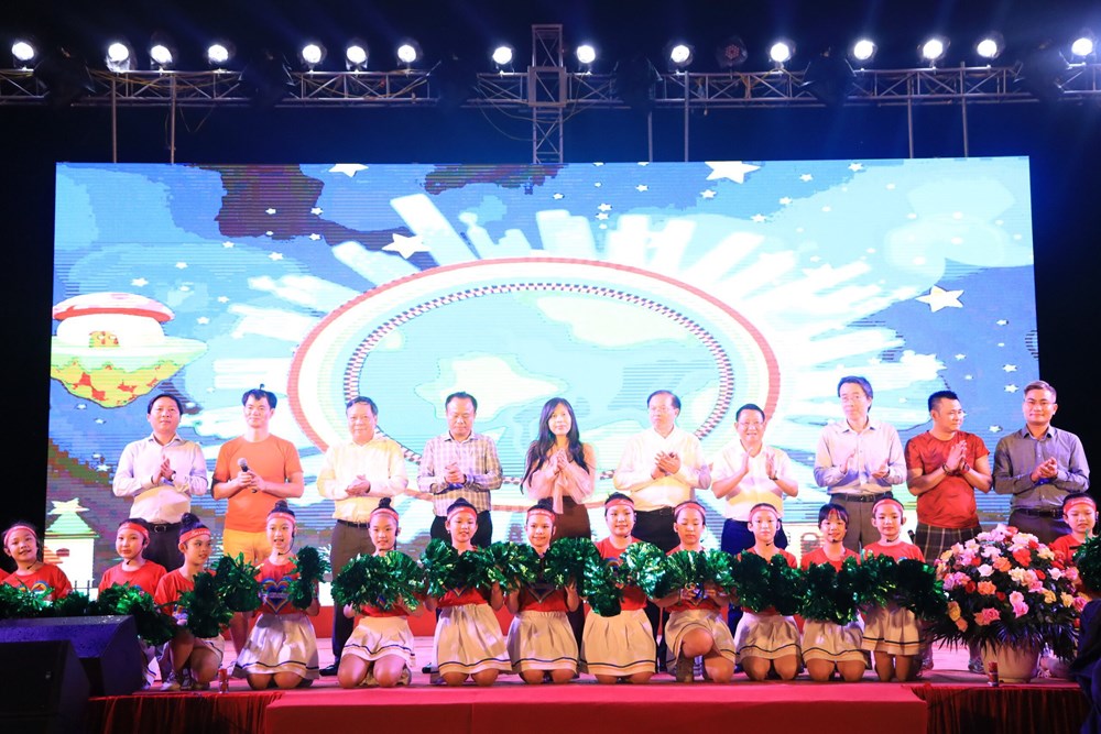 Sôi động Ngày hội Thế giới tuổi thơ - ảnh 3