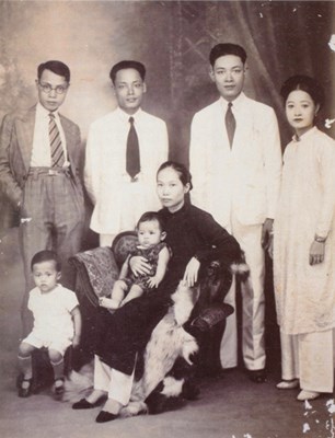 Nhà đấu giá Million giới thiệu tranh lụa xuất sắc bậc nhất về Tình mẫu tử của Lê Phổ - ảnh 2