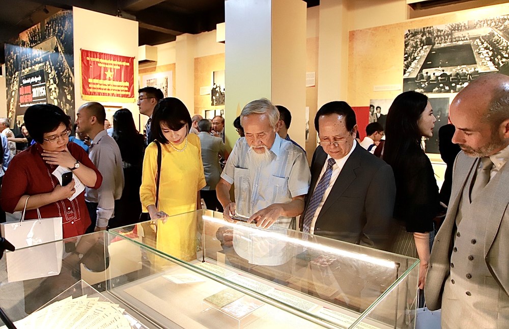 Triển lãm “Hiệp định Geneva về đình chỉ chiến sự ở Việt Nam – Mốc son lịch sử của Ngoại giao cách mạng Việt Nam“ - ảnh 6