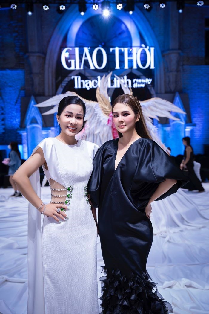 NTK Thạch Linh, Ngô Diễm Hương hội ngộ tại Fashion Show “Giao thời” - ảnh 1