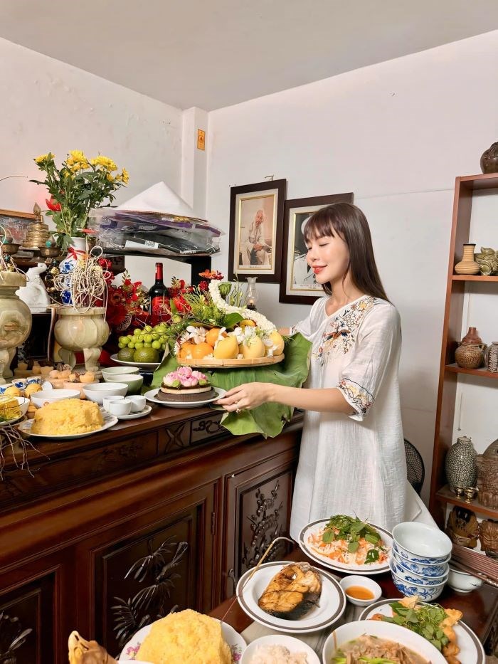 MC Hải Anh đảm đang chuẩn bị mâm cỗ cúng Rằm tháng 7 - ảnh 3