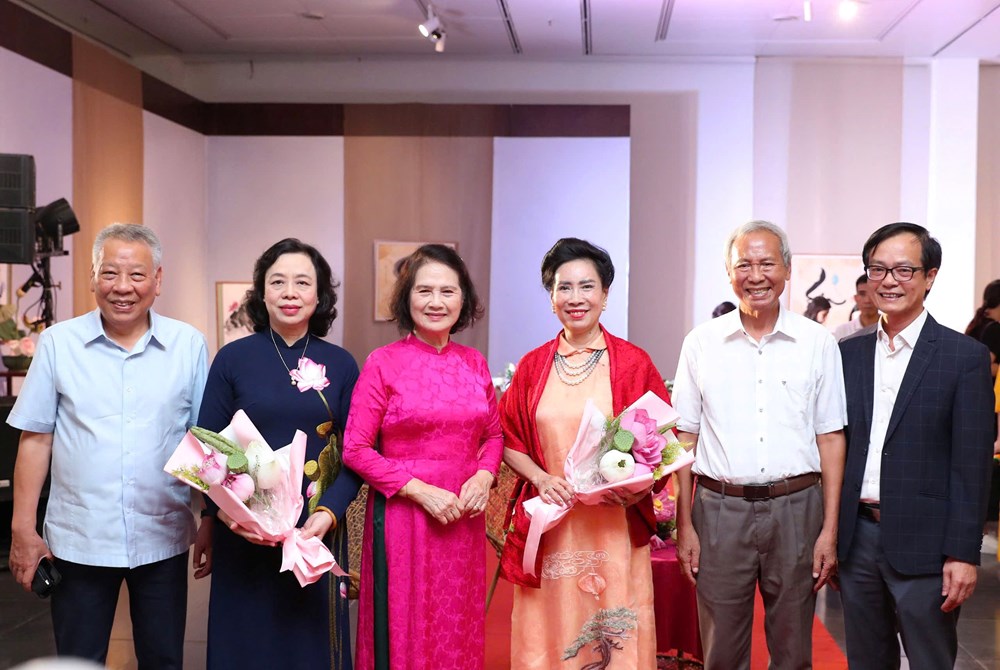 Quyến rũ Sen thu Hà Nội - ảnh 1