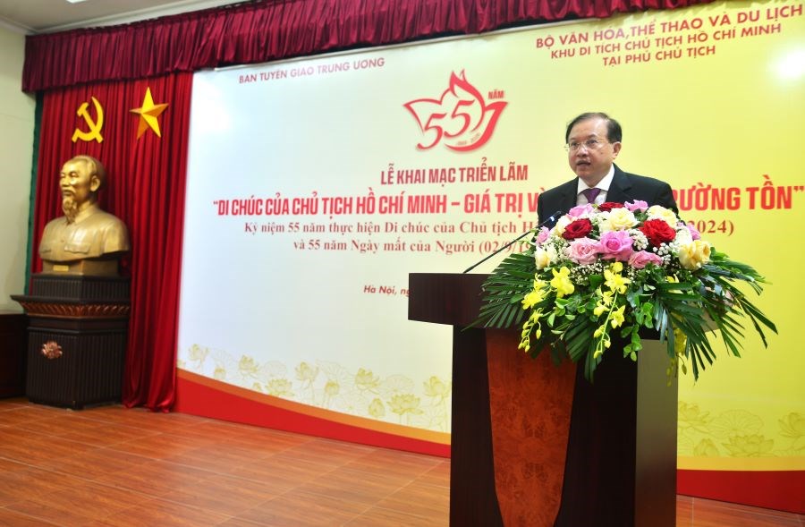 Triển lãm “Di chúc của Chủ tịch Hồ Chí Minh- giá trị và sức sống trường tồn” - ảnh 2