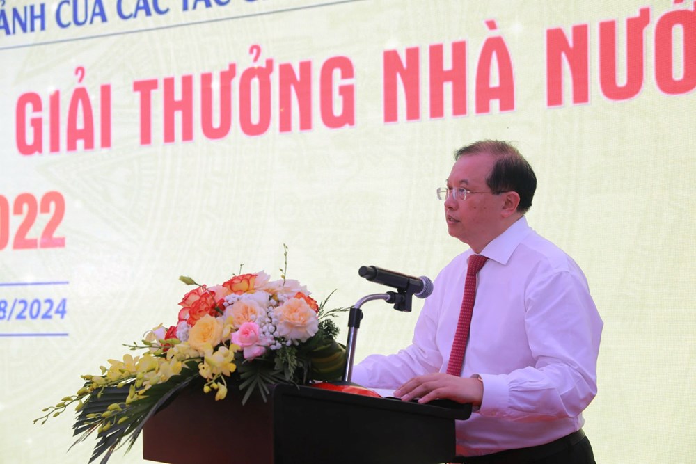 Chiêm ngưỡng tác phẩm mỹ thuật, nhiếp ảnh của tác giả được tặng Giải thưởng Hồ Chí Minh, Giải thưởng Nhà nước - ảnh 1