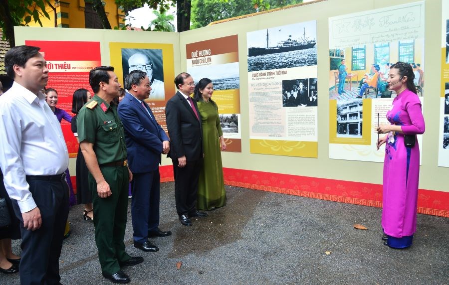 Triển lãm “Di chúc của Chủ tịch Hồ Chí Minh- giá trị và sức sống trường tồn” - ảnh 4