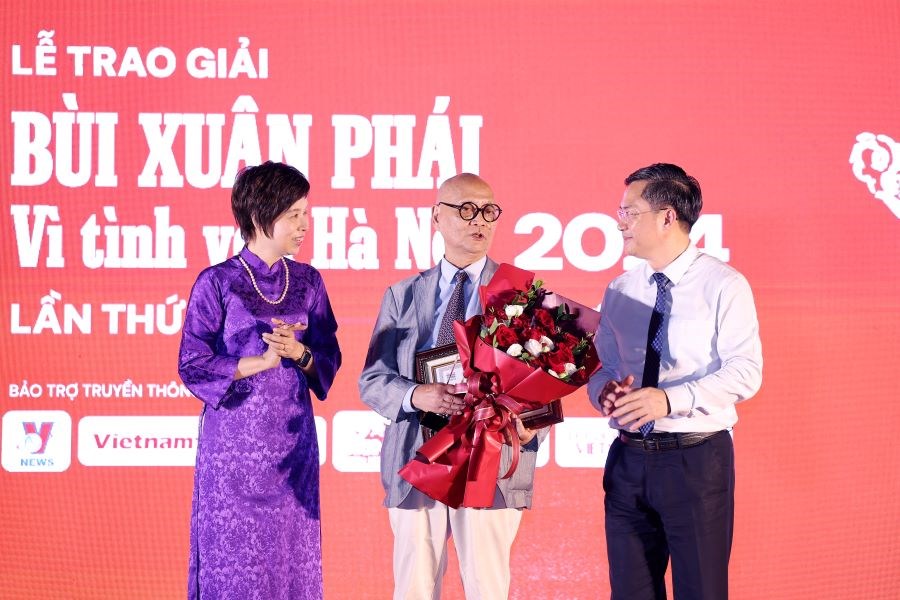 Vì tình yêu Hà Nội, GS.TS.KTS Hoàng Đạo Kính nhận Giải thưởng Lớn - ảnh 1