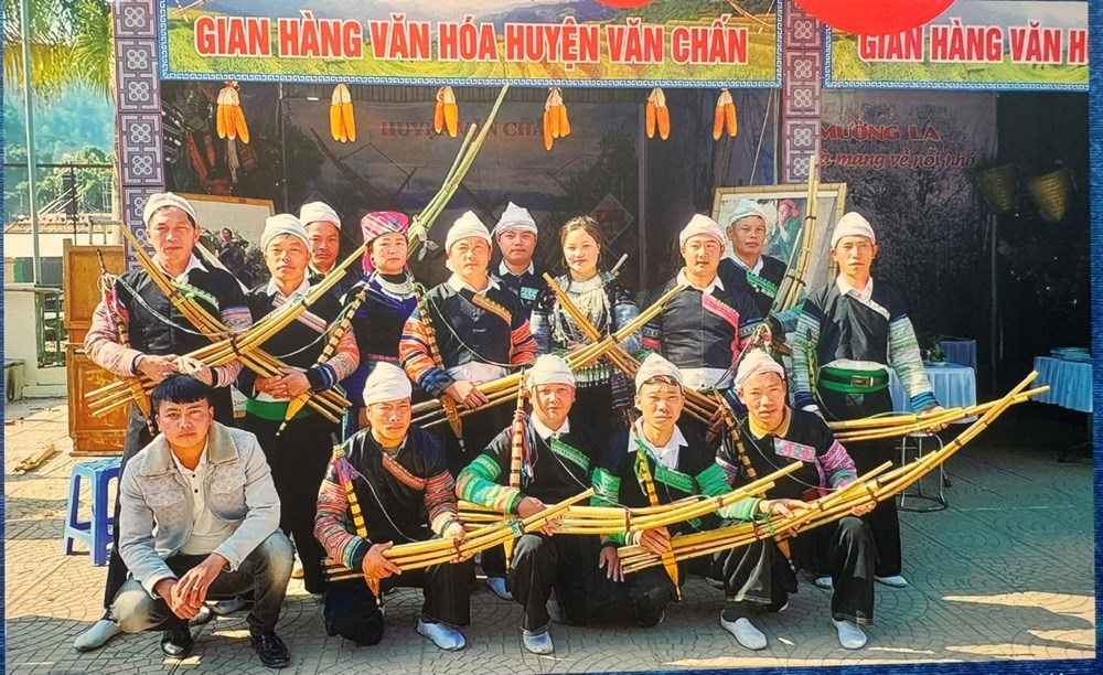 Lan tỏa những tấm gương bình dị mà cao quý - ảnh 1