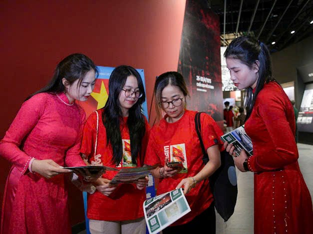 Bảo tàng Lịch sử quân sự Việt Nam gia tăng sức hút với nhiều trải nghiệm mới - ảnh 4