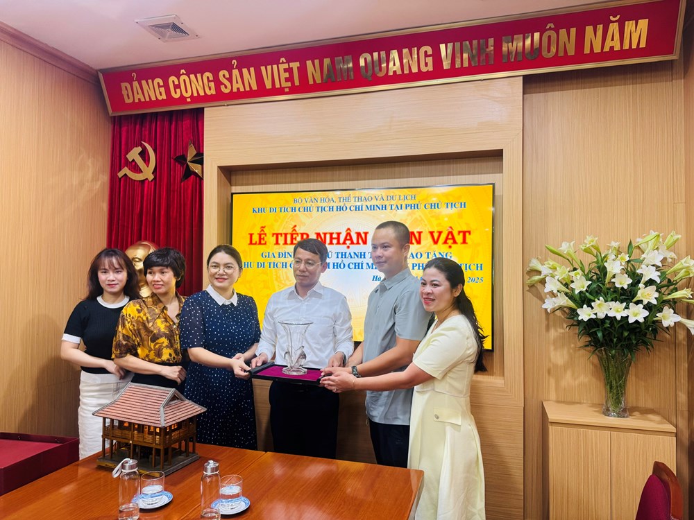 Khu Di tích Chủ tịch Hồ Chí Minh tại Phủ Chủ tịch tiếp nhận hiện vật giá trị - ảnh 1