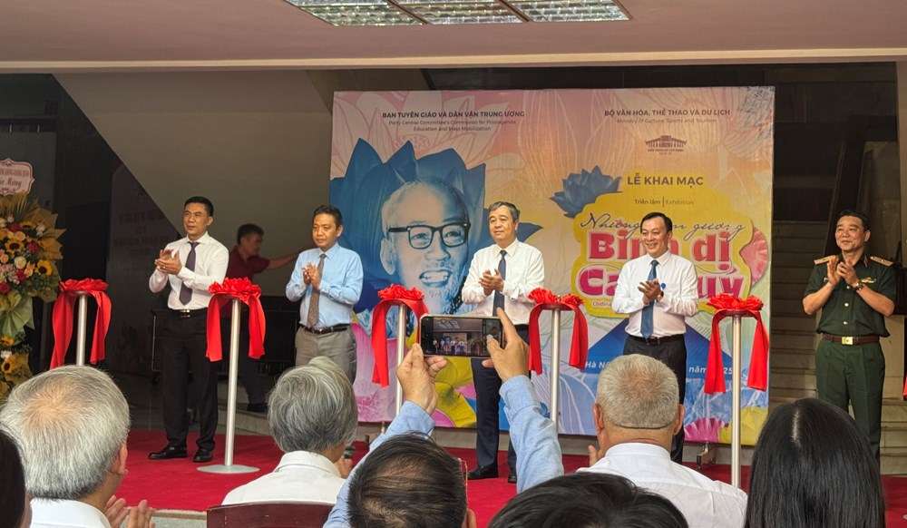 Tôn vinh, lan tỏa những tấm gương bình dị mà cao quý - ảnh 1