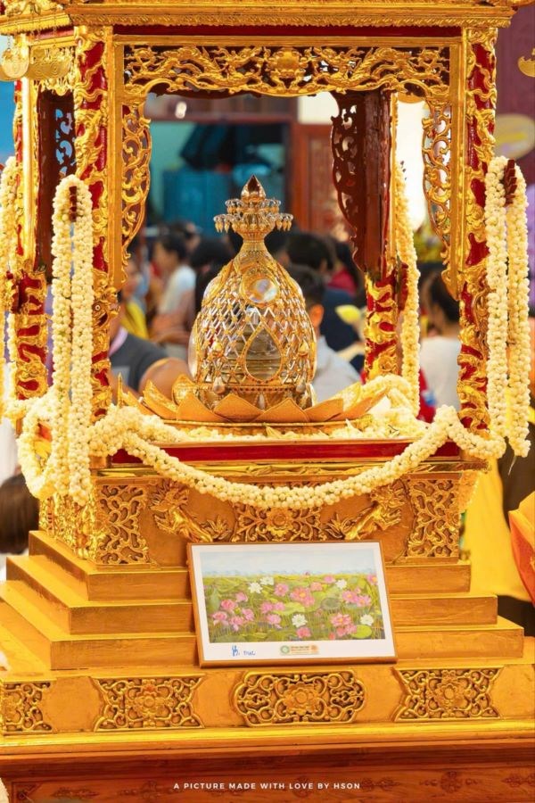 Tặng 10 ngàn bản in tranh “Liên hoa tịnh cảnh” và trưng bày bên Xá lợi đức Phật - ảnh 2