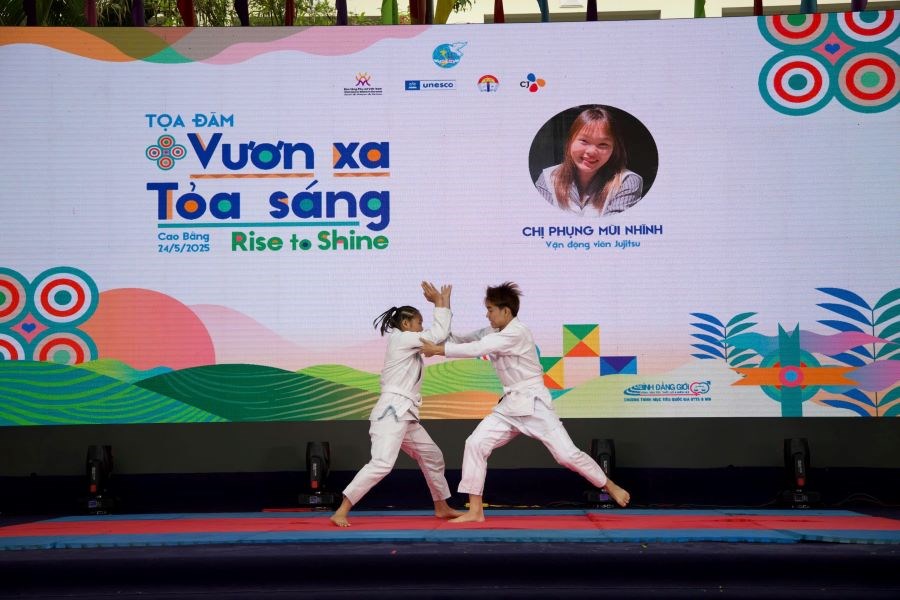 Sự kiện “Vươn xa – Tỏa sáng” truyền cảm hứng vươn lên cho phụ nữ DTTS - ảnh 4