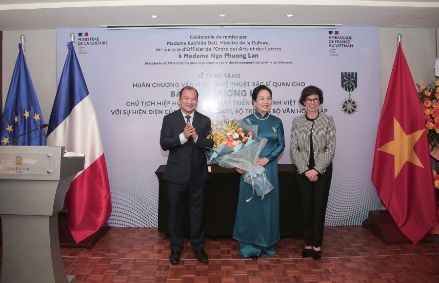 TS Ngô Phương Lan được trao tặng Huân chương Văn học Nghệ thuật bậc Sĩ quan của Pháp - ảnh 3