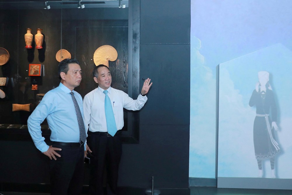 Bảo tàng Mỹ thuật Việt Nam ra mắt không gian trưng bày mỹ thuật ứng dụng - ảnh 4