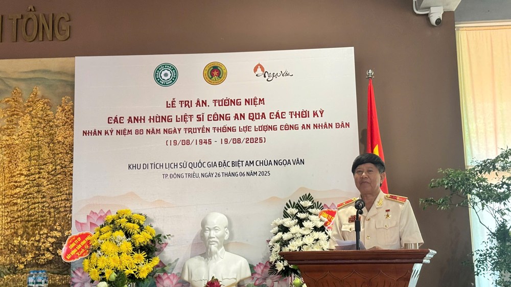 Lễ tri ân tưởng niệm các thế hệ Anh hùng liệt sĩ Công an nhân dân Việt Nam - ảnh 4