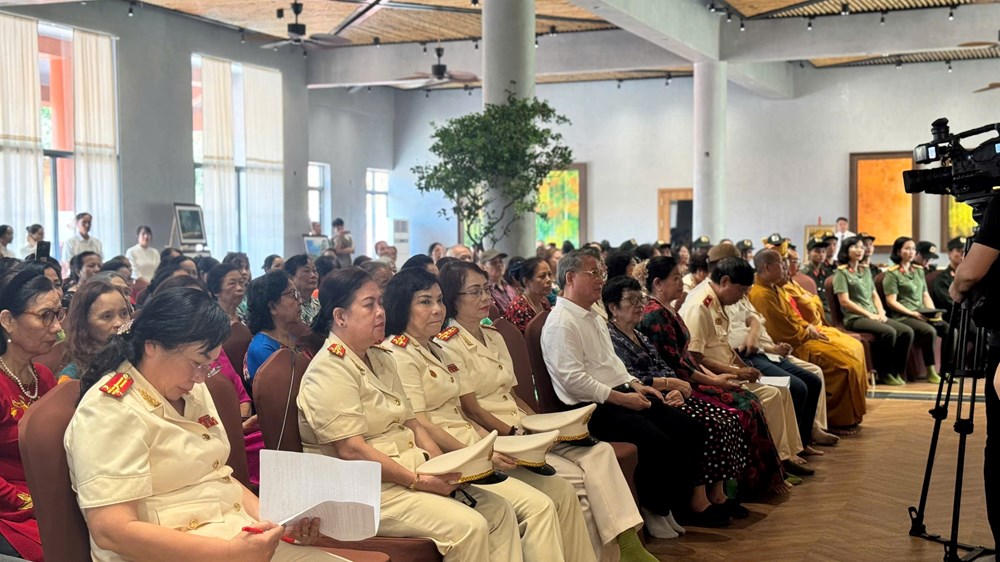 Lễ tri ân tưởng niệm các thế hệ Anh hùng liệt sĩ Công an nhân dân Việt Nam - ảnh 1