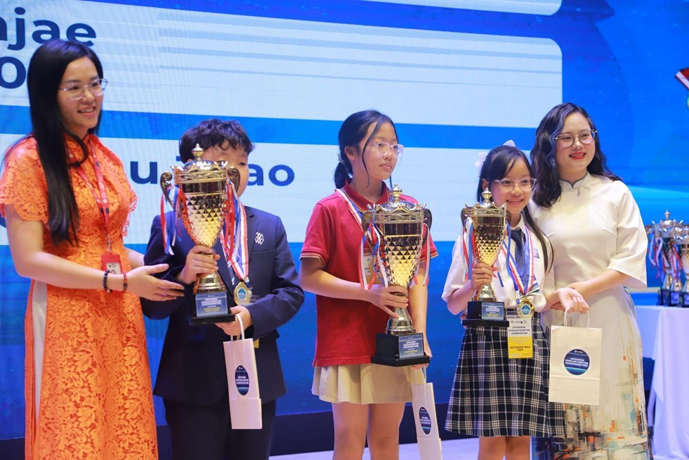 Lộ diện Top 3 xuất sắc nhất Vietnamese Scholars Debating Championship 2025 - ảnh 7