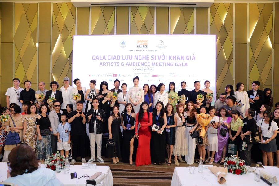 NSND Mỹ Uyên, Thanh Sơn… hào hứng với khán giả DANAFF III - ảnh 8
