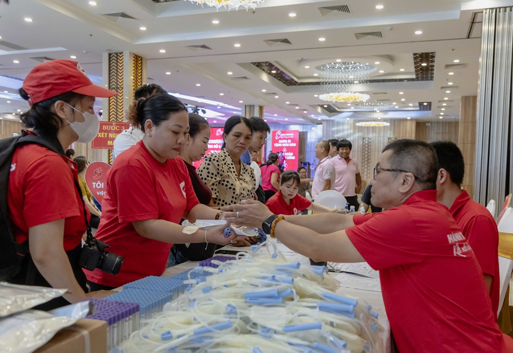 Nghĩa tình trong từng giọt máu - ảnh 4