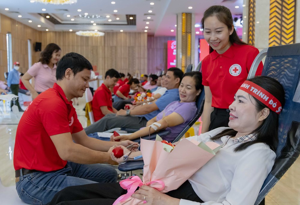 Nghĩa tình trong từng giọt máu - ảnh 6