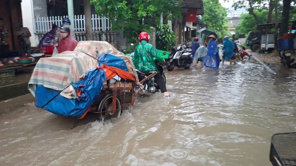 Sạt lở, vỡ đập, nhiều người mất tích do ảnh hưởng của bão số 1 - ảnh 6