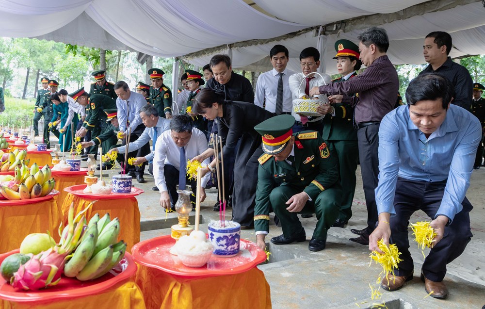 Xin nguyện mãi mãi không quên - ảnh 10