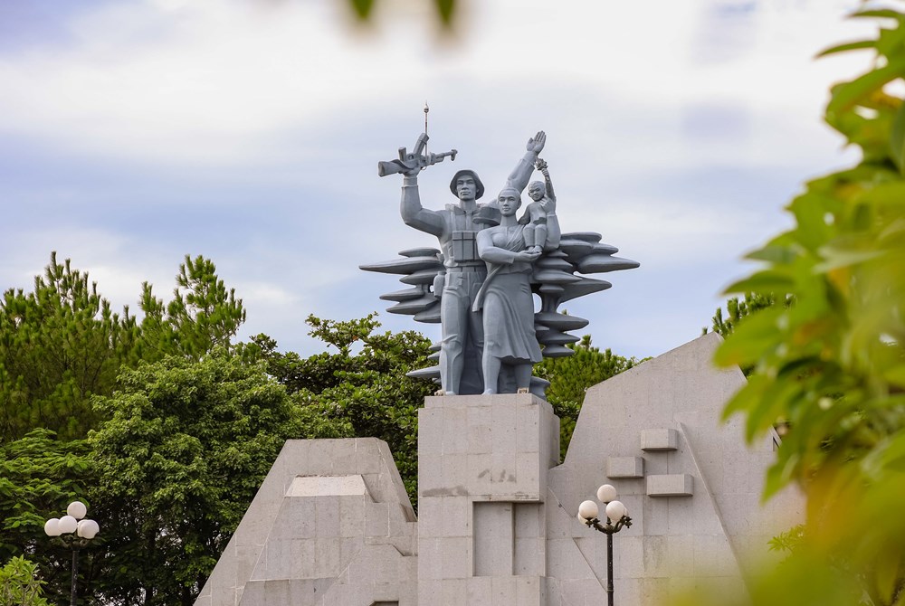 Xin nguyện mãi mãi không quên - ảnh 1