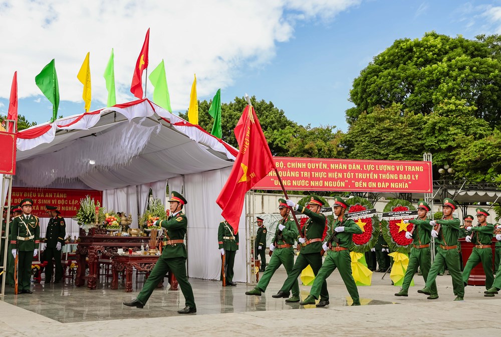 Xin nguyện mãi mãi không quên - ảnh 4