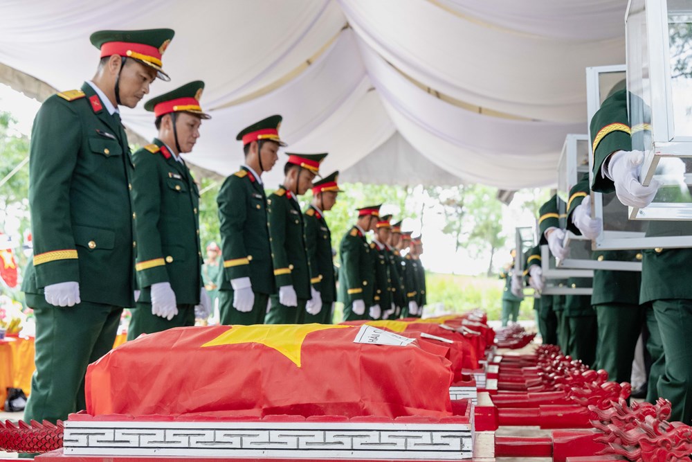 Xin nguyện mãi mãi không quên - ảnh 7